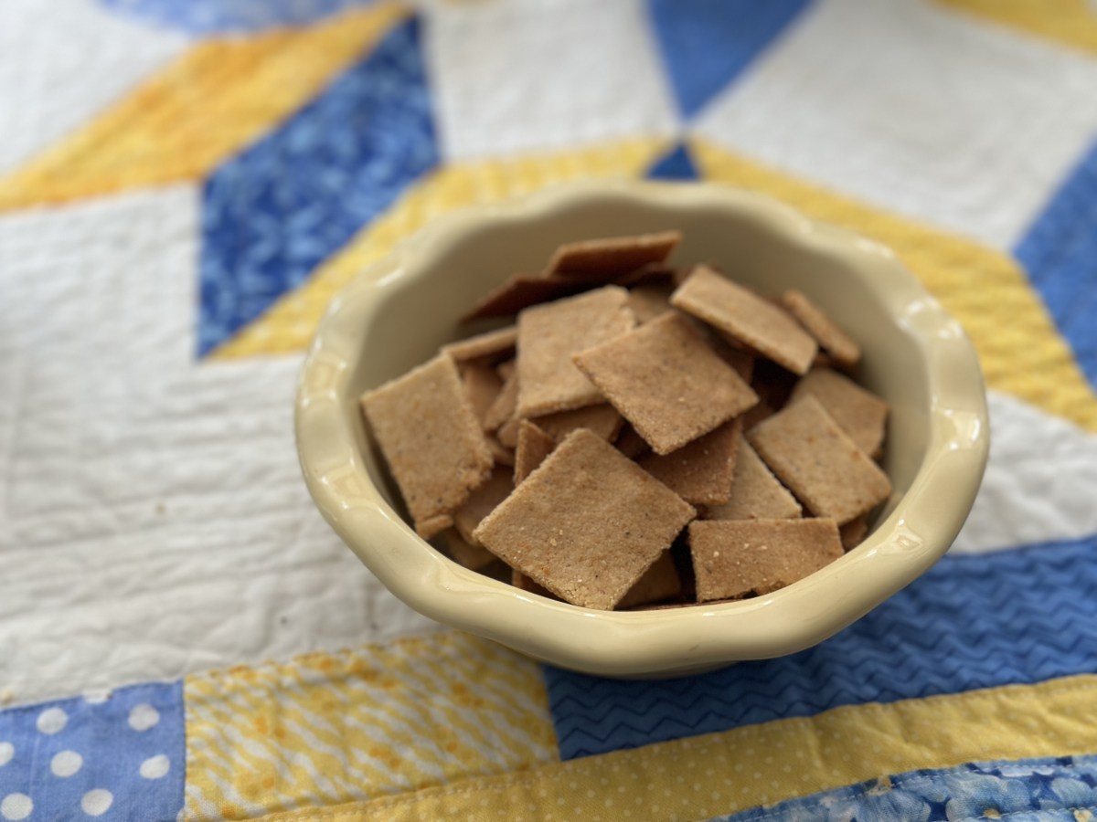 Easy Almond Flour Crackers (Crunchy &&nbsp;Healthy)